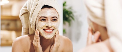 Beauty Tips :  क्या आप भी सर्दियों में रूखी त्वचा से परेशान हैं…घर पर ही बनाएं नेचुरल स्क्रब 